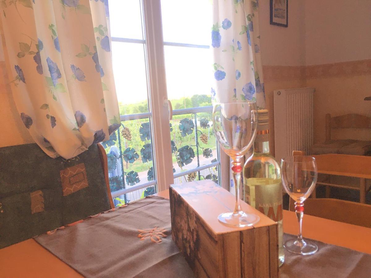 Ferienwohnung Suedpfalzblick Burrweiler Bagian luar foto